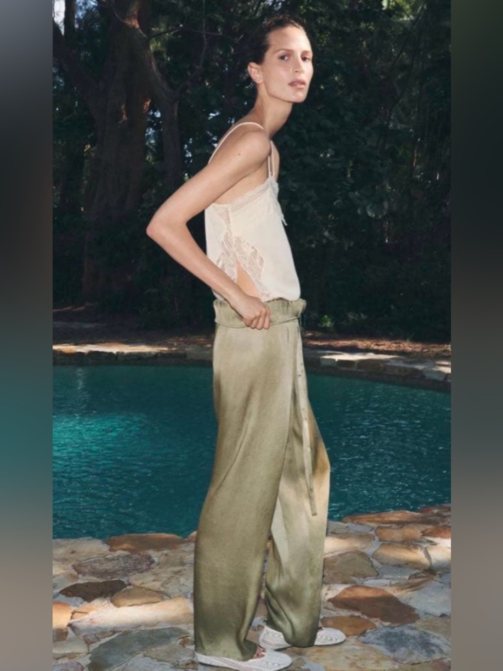 Zara Wide-Leg Drawstring Pants in Olive M - Picture 4 of 9